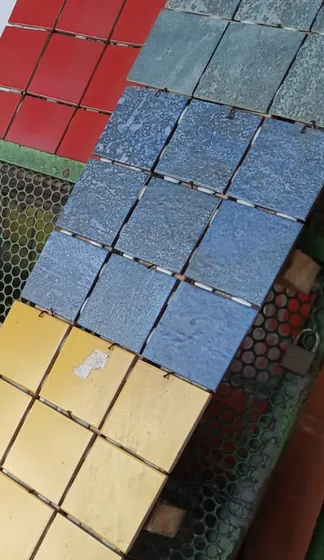 Ceramica 10x10 em cor cheia: vermelha, azul e amarela