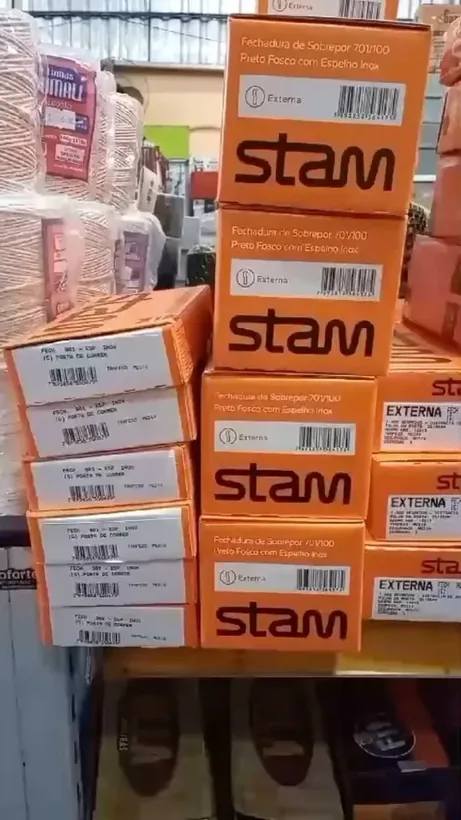 Caixas de fechadura de sobrepor Stam no estoque do Lojão da Construção
